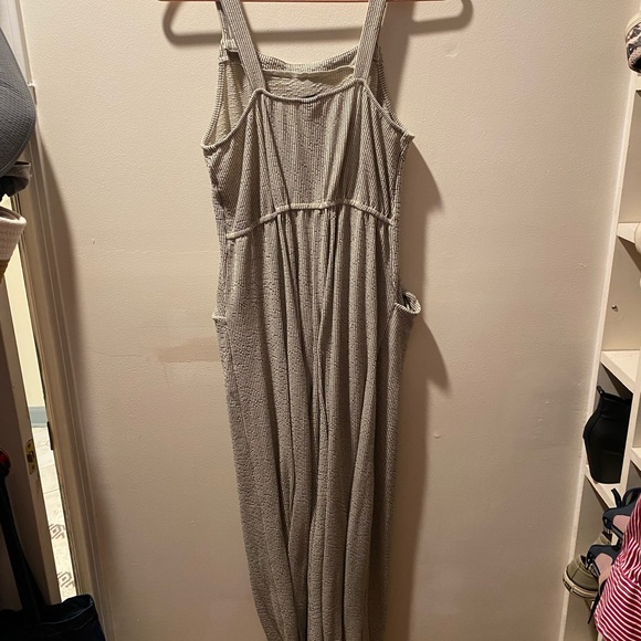 Wide leg jumpsuit/overalls - Picture 4 of 11